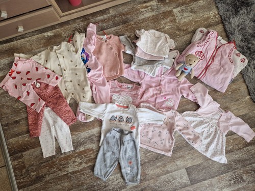 Schönes baby kleidungspaket - schönes, baby-kleidungspaket